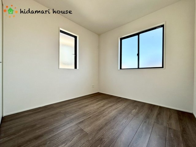 桶川市坂田東4期　新築戸建　グラファーレ01の子供部屋|2階洋室：5帖