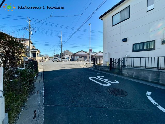 桶川市坂田東4期　新築戸建　グラファーレ01の前面道路含む現地写真