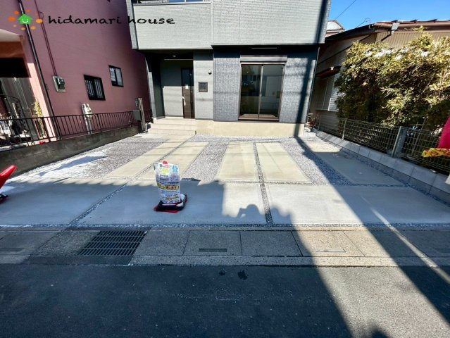 桶川市坂田東4期　新築戸建　グラファーレ01の前面道路含む現地写真