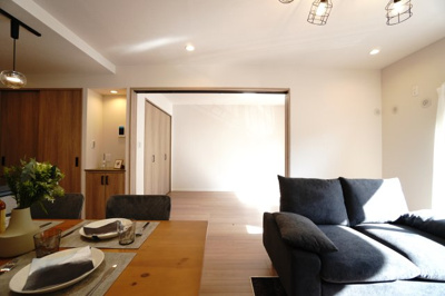 【居間・リビング】 | 【上質リノベ】戸坂千足パークマンション | 室内（2025年12月8日13：00頃）撮影