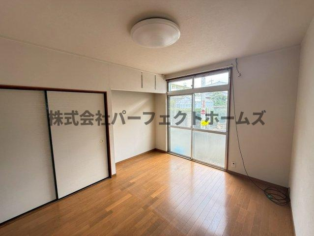 宇山町戸建　賃貸の居間・リビング|こちらのリビングで趣味の時間をお楽しみください