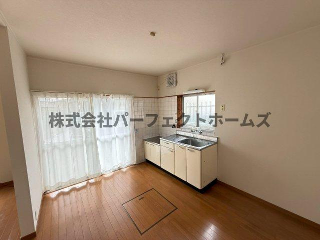 宇山町戸建　賃貸の居間・リビング|使いやすい居間です