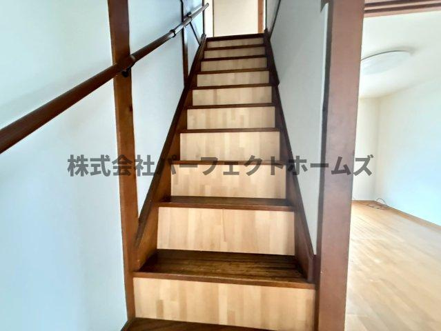 宇山町戸建　賃貸の内装|明るい室内です