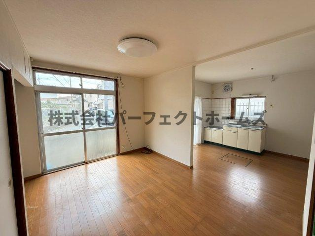 宇山町戸建　賃貸の居間・リビング|ゆったりとしたリビングです