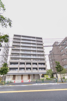 【外観】 | 鉄筋コンクリート造のがっちりとした建物。