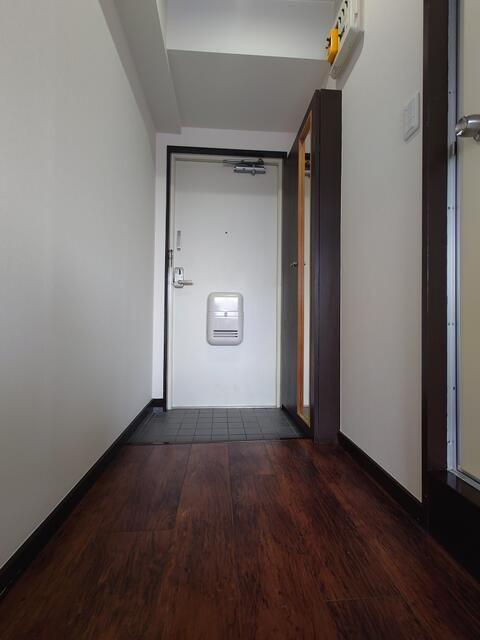 ＲＥＮＡＴＵＳ　ＨＯＹＡの玄関