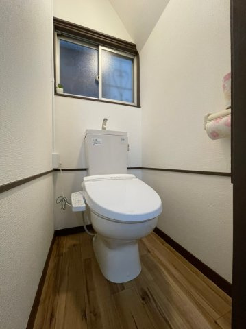 上高丸３丁目戸建のトイレ