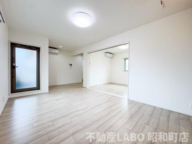 フジパレス遠里小野ウエストの居間・リビング