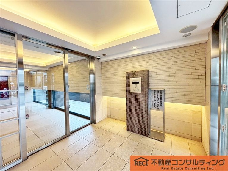 ファインフラッツ西宮のエントランス|生活施設が充実した立地