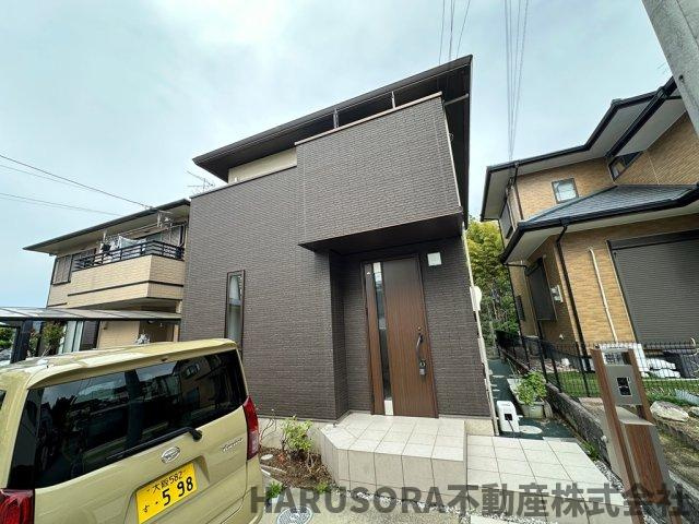 生駒市小明町　２階建