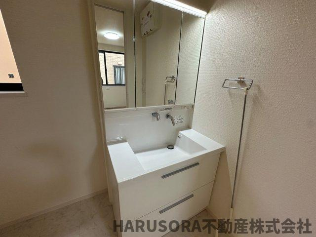 生駒市小明町　２階建の独立洗面台