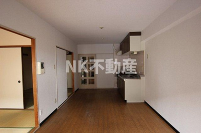 【居間・リビング】 | ロイヤルマツイ（荒本賃貸） | おしゃれなリビングです