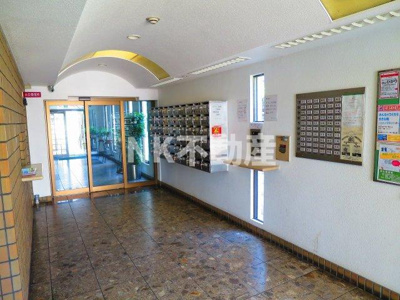 【エントランス】 | ロイヤルマツイ（荒本賃貸） | 建物の内部です