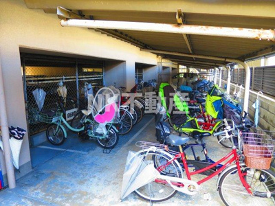 【その他共用部分】 | ロイヤルマツイ（荒本賃貸） | 駐輪場です