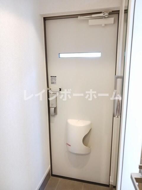 アン・フェリシアの玄関