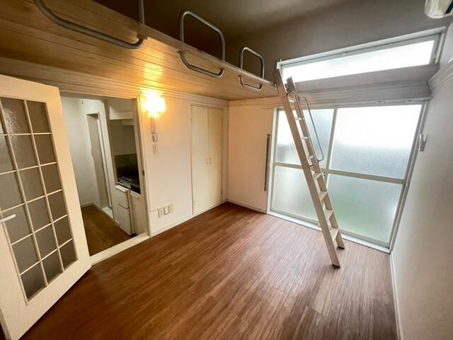 レモン武蔵関の洋室