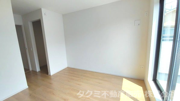 垂水区中道　新築一戸建ての洋室