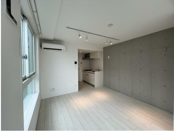 GRAN PASEO下北沢Ⅱ　新築　フリーレント　敷金礼金0　最上階の居間・リビング