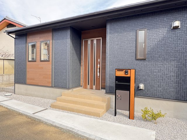 ブルーミングガーデン前橋市下新田町（平屋）の間取り|人気の平屋住宅！収納充実♪南向きの3LDK(4LDK）で陽当たり良好！
11帖洋室は２部屋に分割可能です！
土地面積246.19㎡、建物面積95.64㎡で十分な広さです！