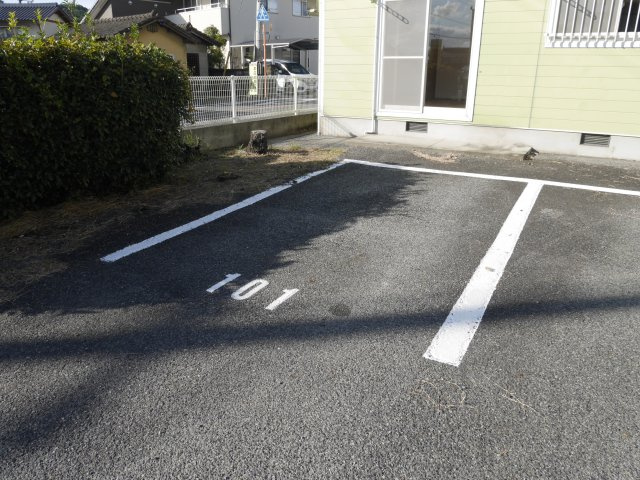 グリーンハウス内田の駐車場