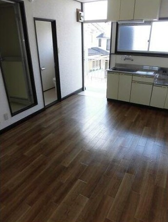 コーポサンリバーの居間・リビング