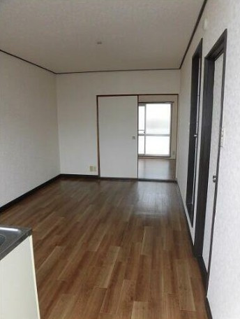 コーポサンリバーの居間・リビング