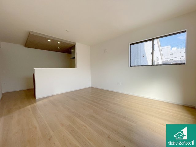 大津市長等　第1期　新築一戸建ての前面道路含む現地写真|周辺は落ち着いた街並みの住宅地！子育てがしやすい住環境です！まだ未完成ですが、現地でしかわからない事もございます。是非一度ご覧ください。