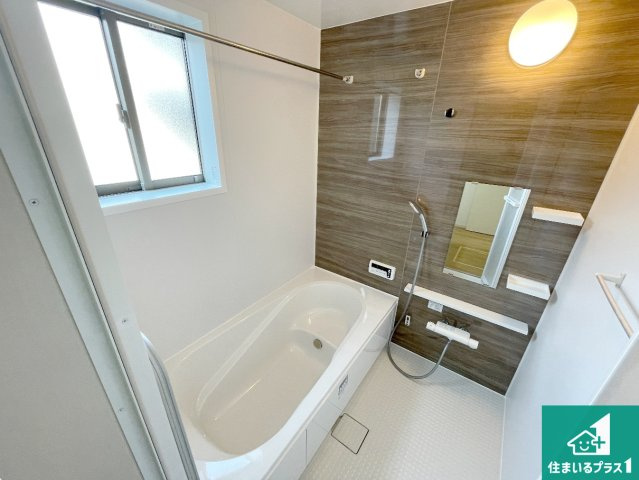 大津市長等　第1期　新築一戸建ての前面道路含む現地写真|周辺は落ち着いた街並みの住宅地！子育てがしやすい住環境です！まだ未完成ですが、現地でしかわからない事もございます。是非一度ご覧ください。