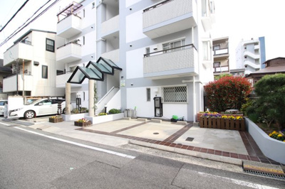 【駐車場】 | シロイチイサナマンションロッコウ