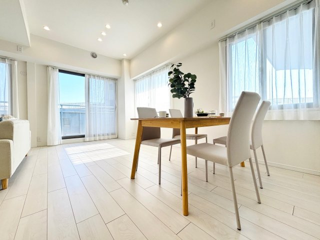 東急ドエル・スカイマークタワー川口の居間・リビング