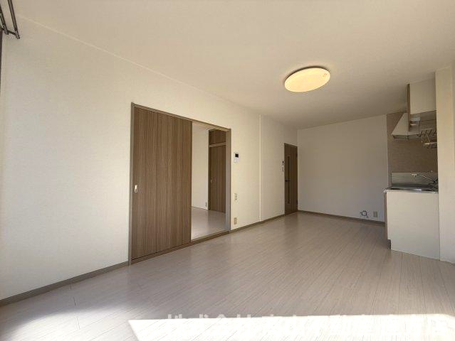 サンビレッジ星ヶ丘B棟の居間・リビング