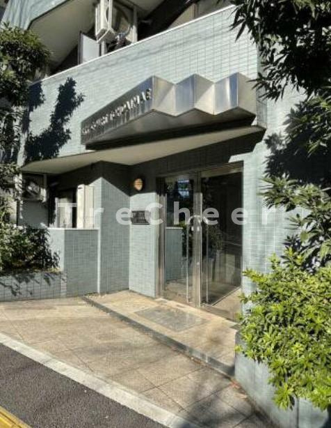 スカイコート本郷東大前のエントランス