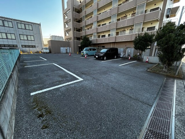 【駐車場】 | プリヴェール末広