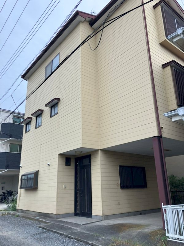 加倉山田貸家のエントランス|毎日通るエントランスはこのようになっています