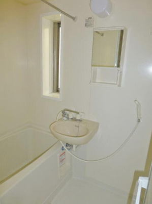 【浴室】 | S-FLAT Suginami | 浴室乾燥機付きバス。