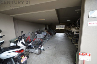 当日見学予約受付中です。お気軽にお問い合わせください♪ウェブからの予約が便利です。