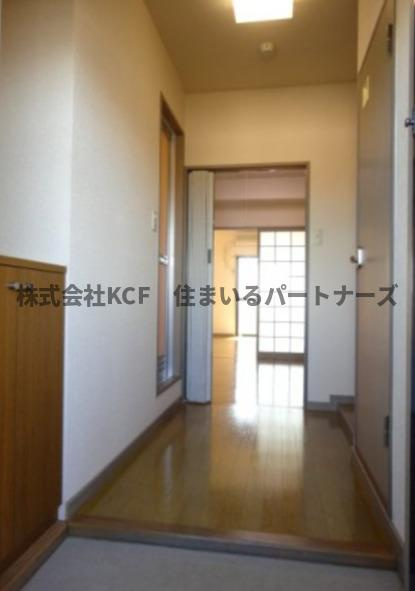 フォレスト小森野の玄関|明るい玄関です