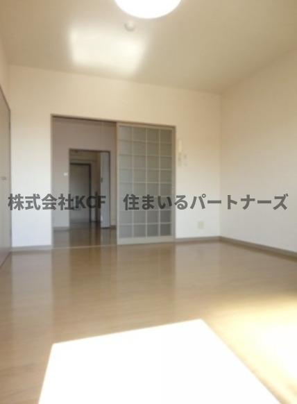 フォレスト小森野の寝室|開放的な寝室です