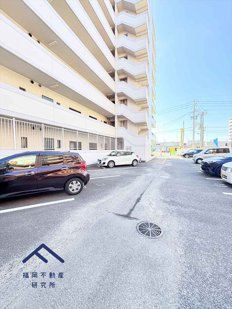 ダイナコート吉塚の駐車場