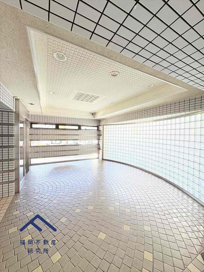 ダイナコート吉塚のエントランス