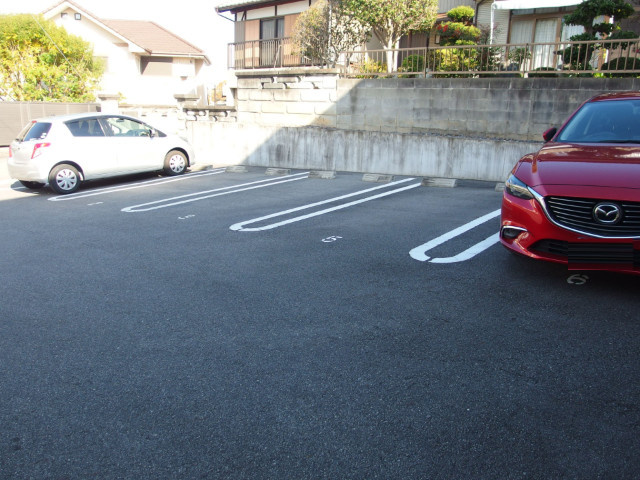 シルフィードの駐車場