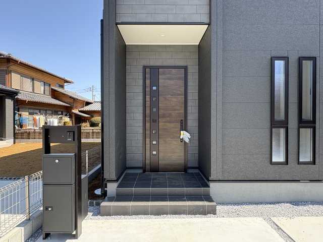 【玄関】 | 寄居町桜沢　LiveleGarden.s   新築戸建　全3棟　3号棟