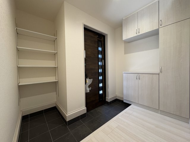 【玄関】 | 寄居町桜沢　LiveleGarden.s   新築戸建　全3棟　3号棟