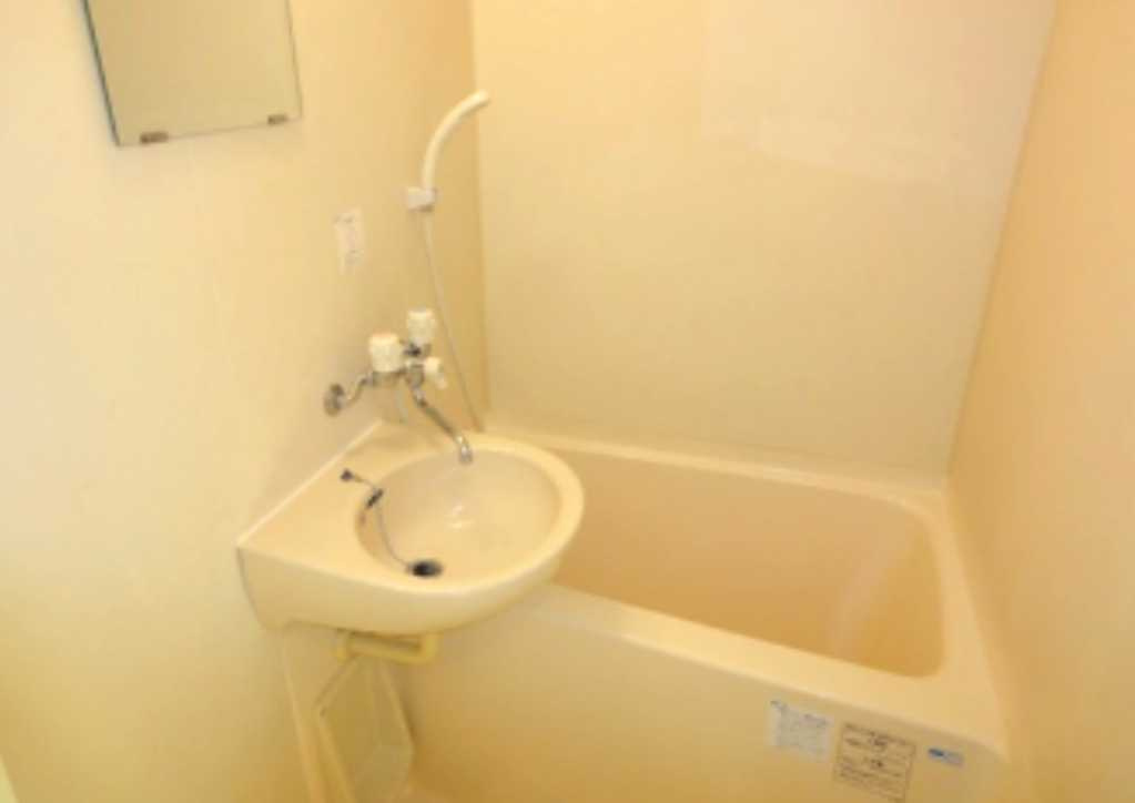 ステージファースト三軒茶屋　オートロック　高層階　陽当たり良好の浴室