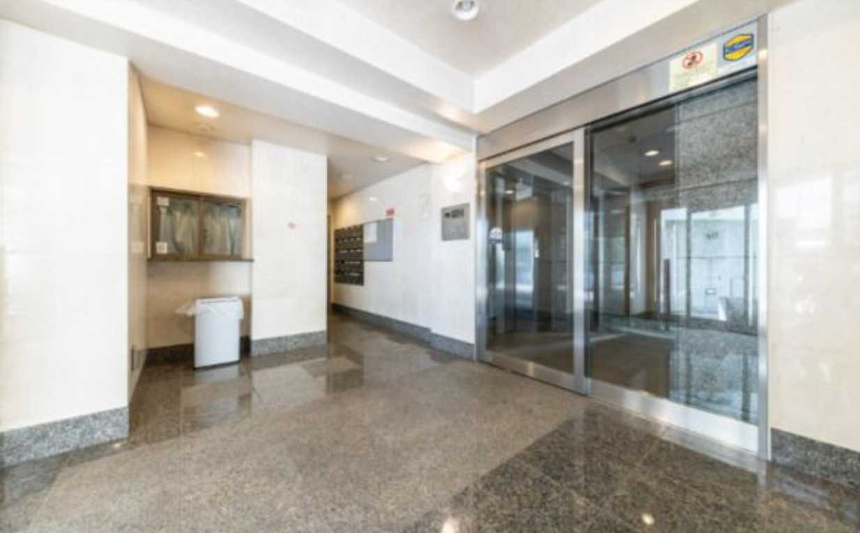 ステージファースト三軒茶屋　オートロック　高層階　陽当たり良好のロビー