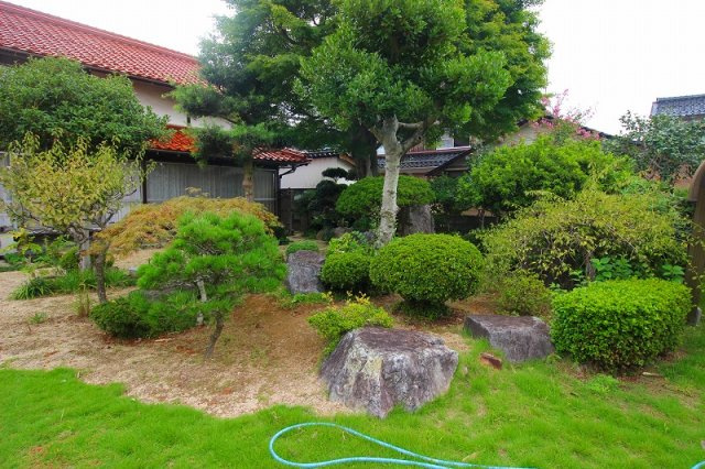 大崎中古戸建の庭|風情感じるお庭もございます。