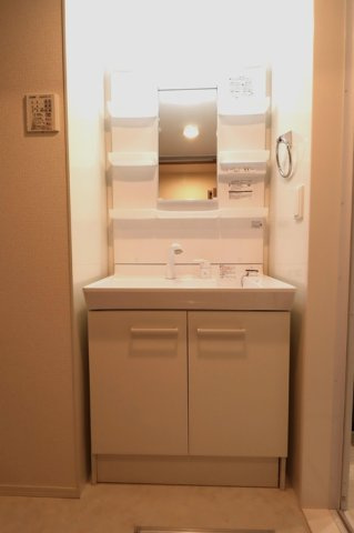 グラナーデ東新町の独立洗面台