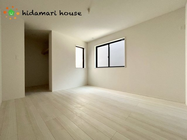 見沼区大和田町18期　新築戸建　グラファーレ02の寝室|主寝室：7帖