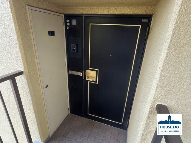 3方角住戸！R7年4月リフォーム済♪エスポア一社2の玄関|玄関の外観