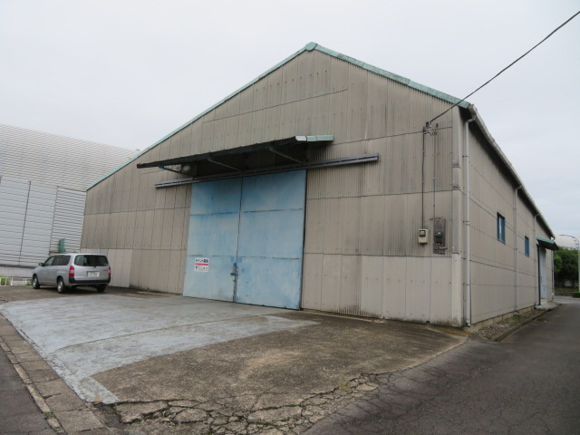 三郷市天神１丁目の倉庫